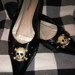 Quaint & king pointy, patent, skull shoes sz 10